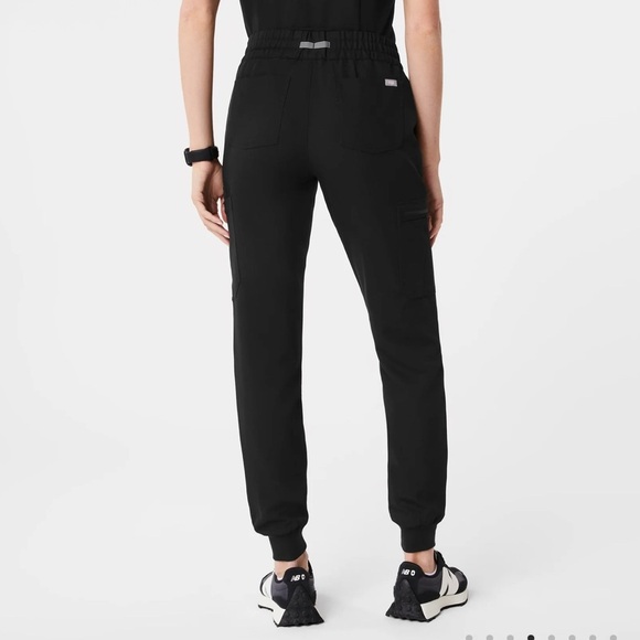 Figs Women's Black Jogger Pants in black size XL tall. - Picture 3 of 8